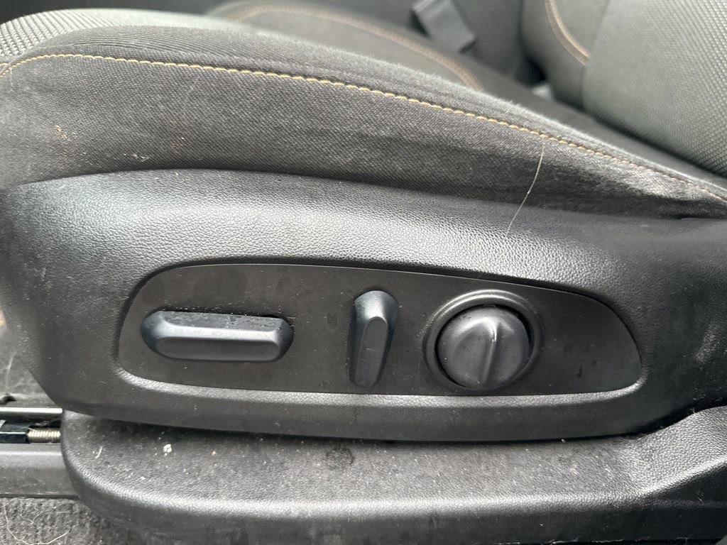 Used 2018 Chevrolet Traverse LT image 18