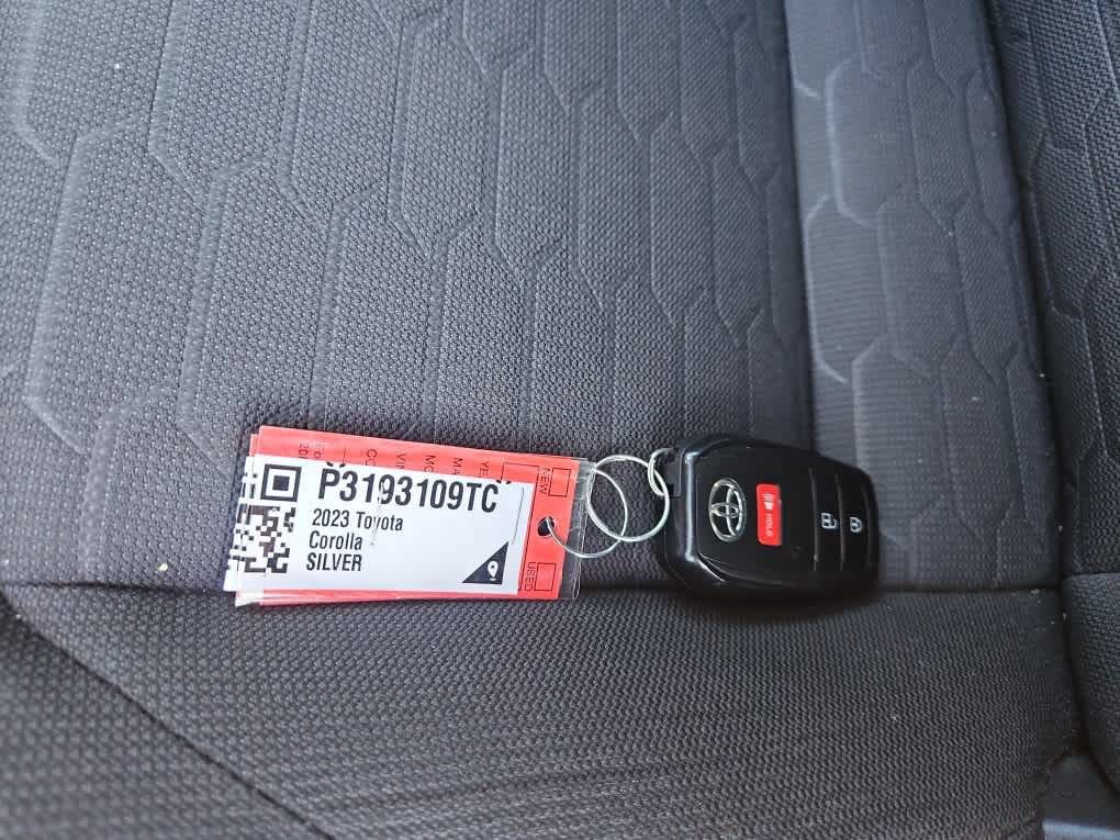 Used 2023 Toyota Corolla SE FWD image 20