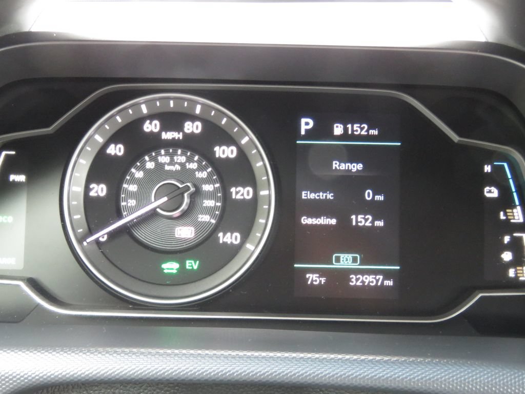 Used 2021 Hyundai Ioniq SE FWD image 19