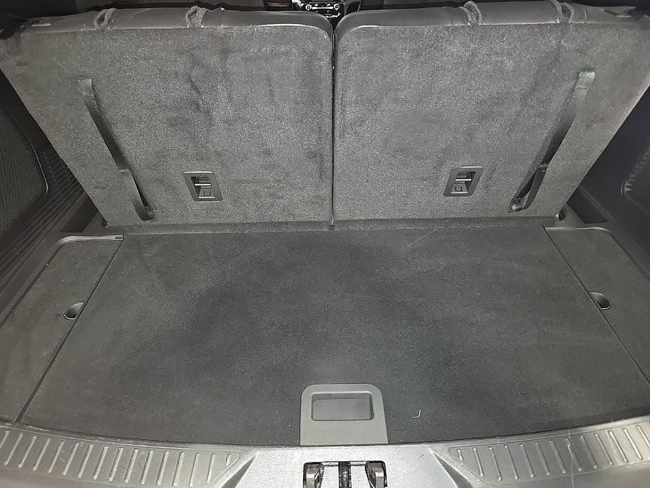 Used 2023 Ford Explorer ST-Line image 29