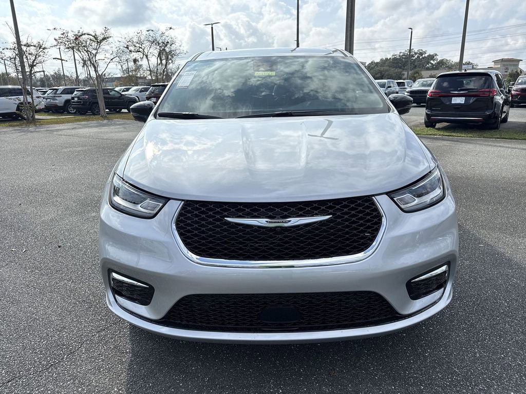 New 2026 Chrysler Pacifica Select image 8
