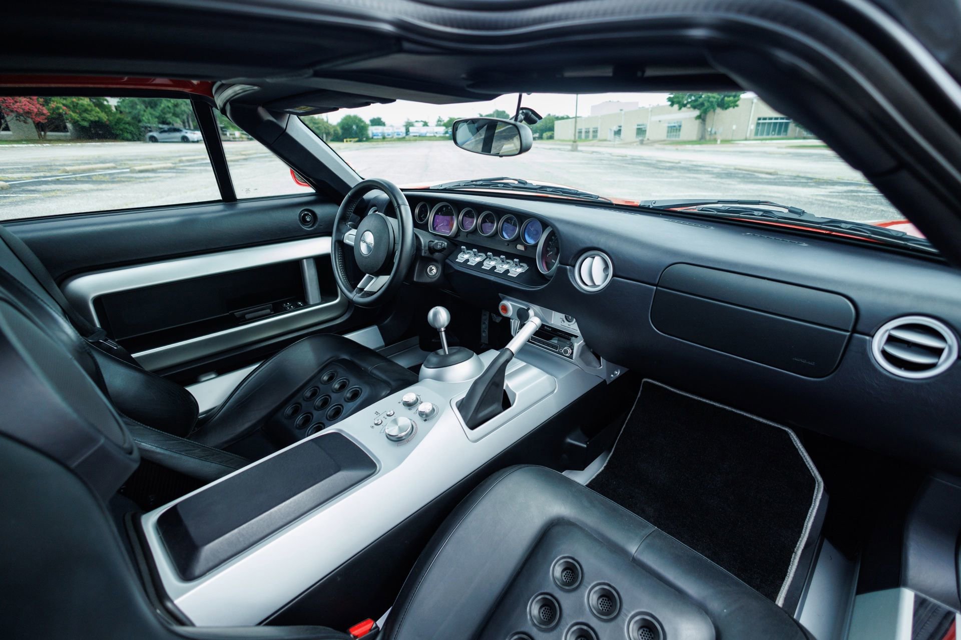 Used 2005 Ford GT RWD image 48