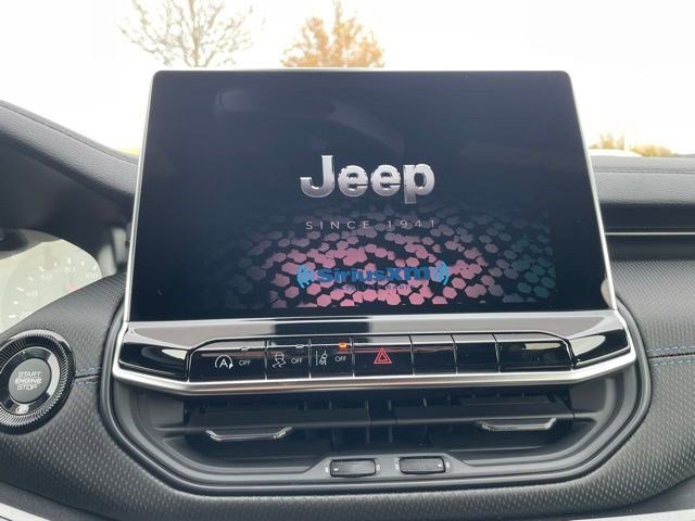 New 2026 Jeep Compass Latitude AWD/4WD image 18