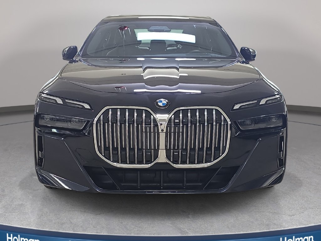 Certified 2023 BMW 760i xDrive AWD/4WD image 3