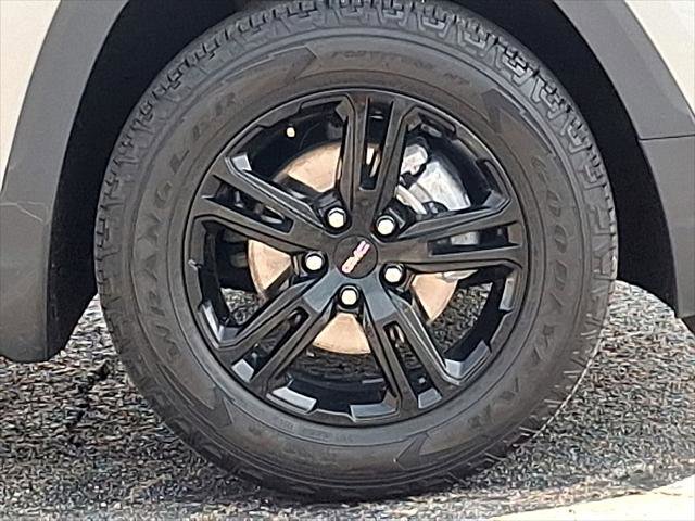 Used 2024 GMC Terrain AT4 w/ Tech Package image 27