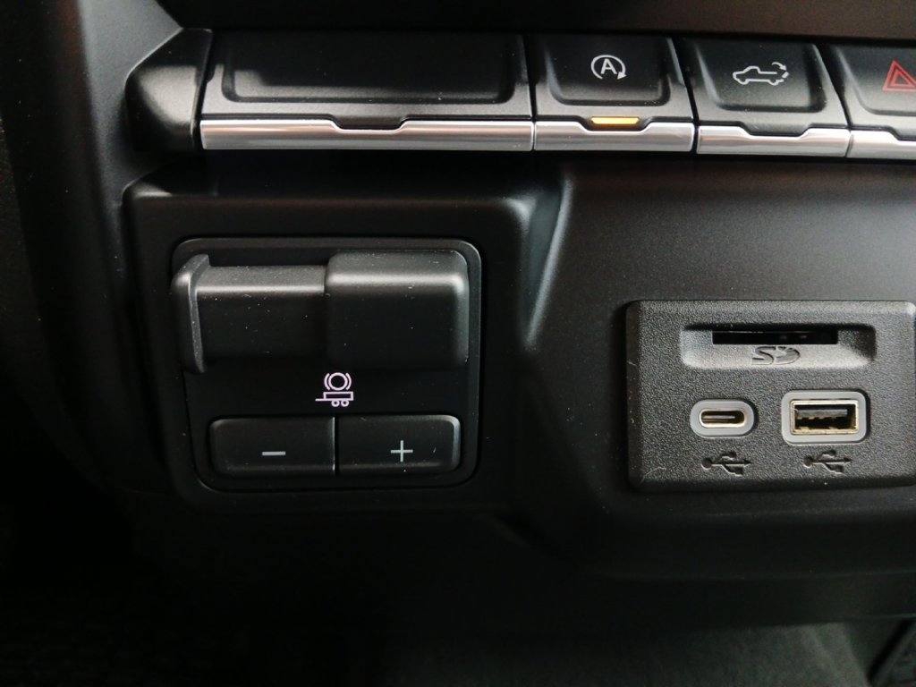 Used 2019 Chevrolet Silverado 1500 LT w/ Texas Edition RWD image 9