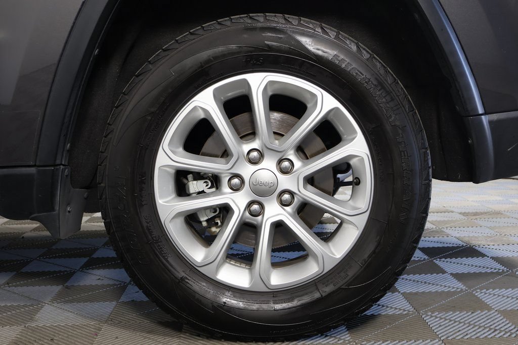 Used 2021 Jeep Grand Cherokee Laredo RWD image 15