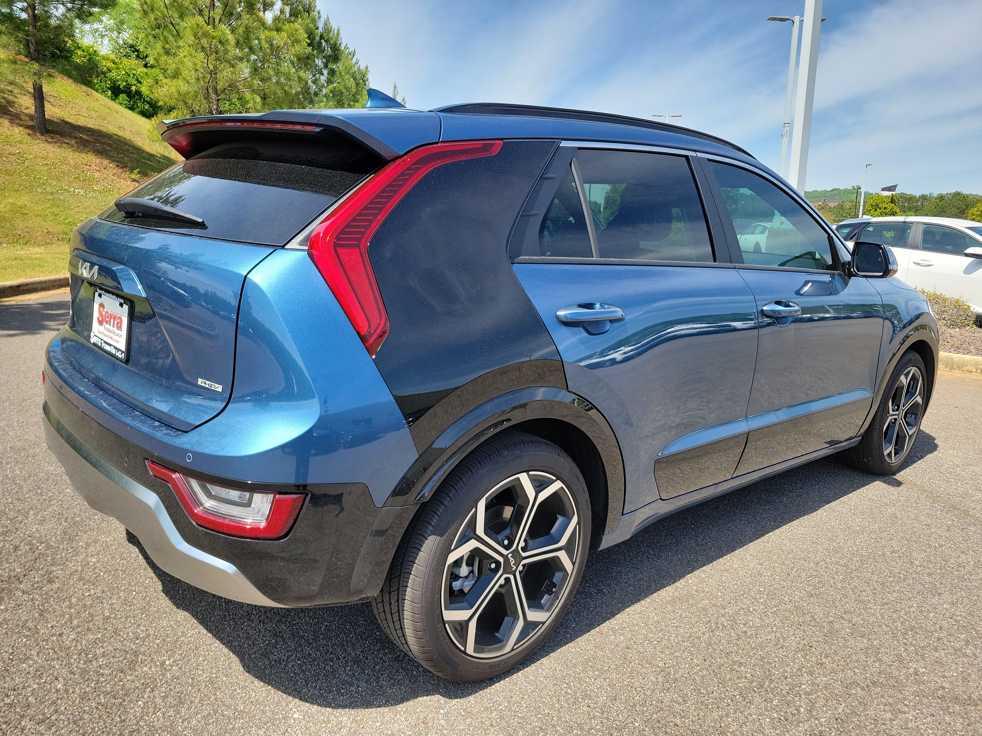 Used 2024 Kia Niro SX Touring image 24