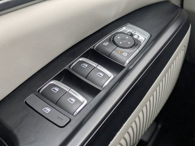 Used 2023 Kia Carnival LX image 25