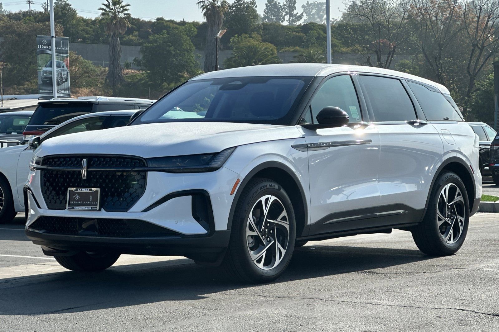 New 2026 Lincoln Nautilus Premier w/ Jet Appearance Package image 7