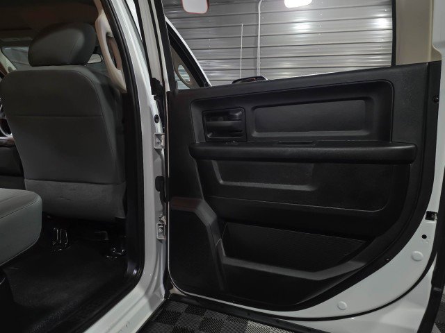 Used 2017 RAM 3500 Tradesman w/ Chrome Appearance Group image 33