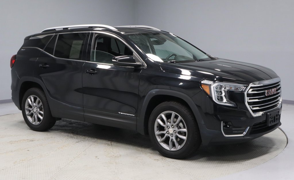 Used 2022 GMC Terrain SLT w/ LPO, Floor Liner Package image 1