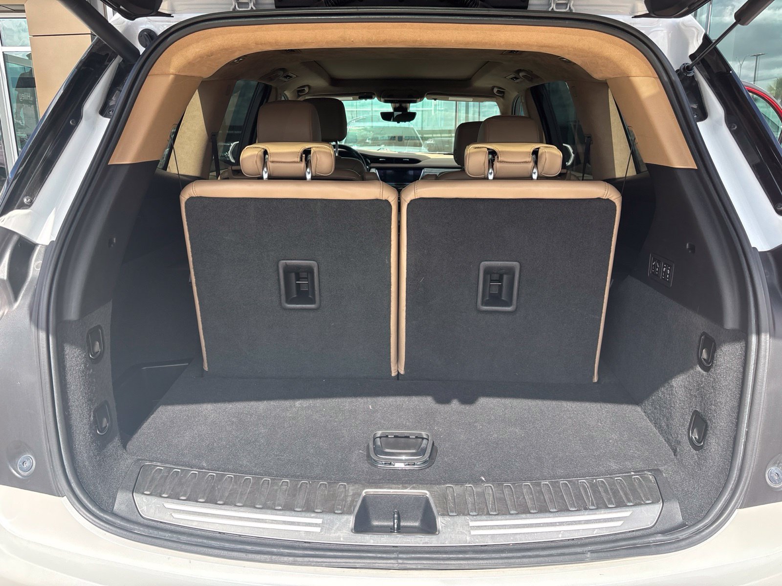 Used 2020 Cadillac XT6 Premium Luxury w/ Platinum Package FWD image 6