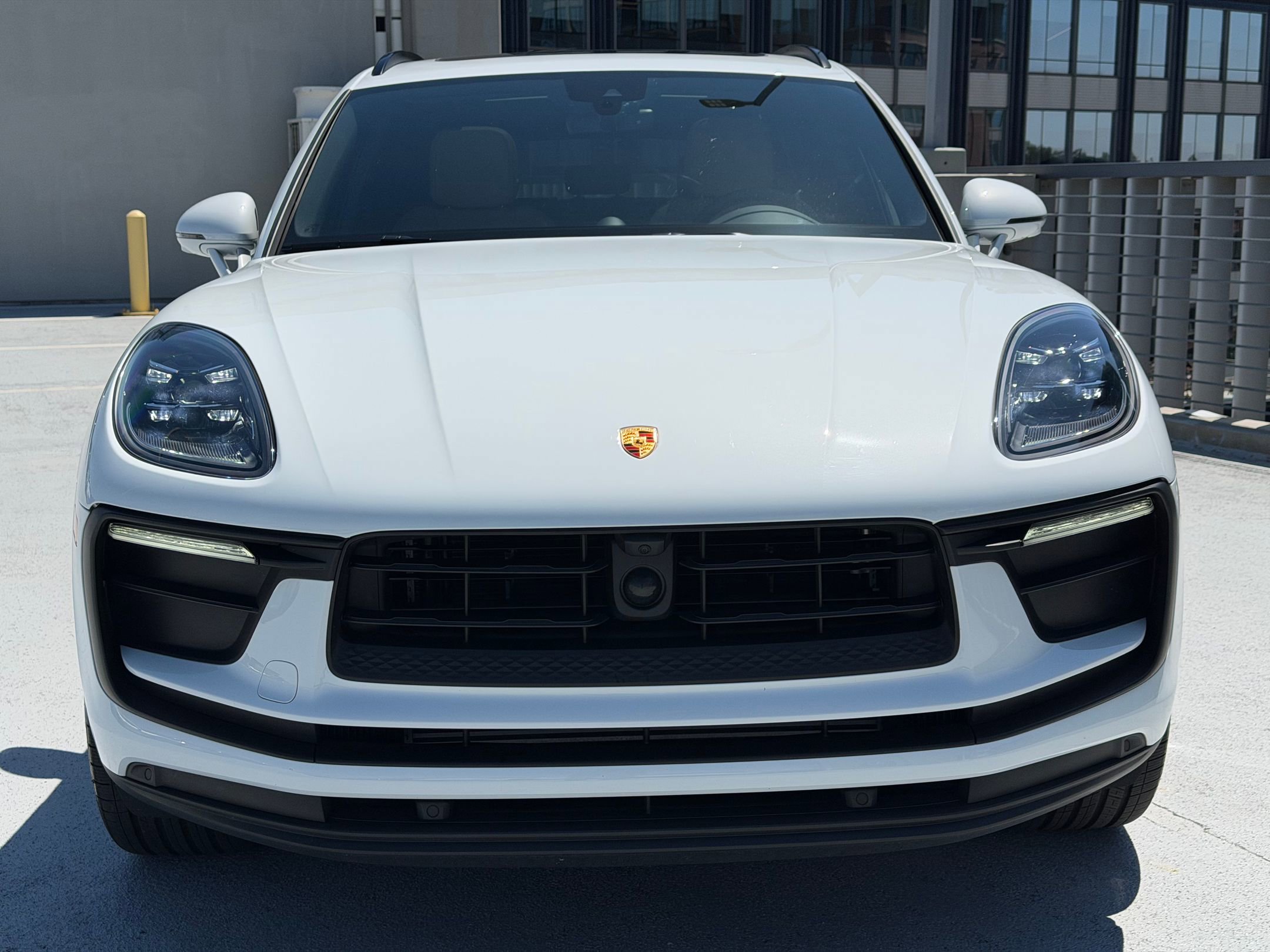 Certified 2026 Porsche Macan AWD/4WD image 10