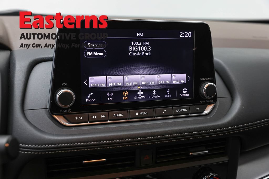 Used 2023 Nissan Rogue SV AWD/4WD image 18