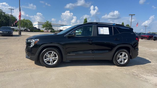 Used 2023 GMC Terrain SLE w/ Driver Convenience Package FWD image 5