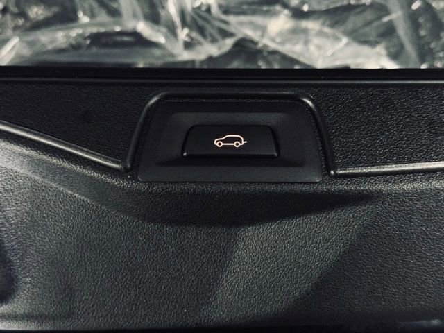 Used 2026 BMW X5 xDrive40i w/ M Sport Package image 11