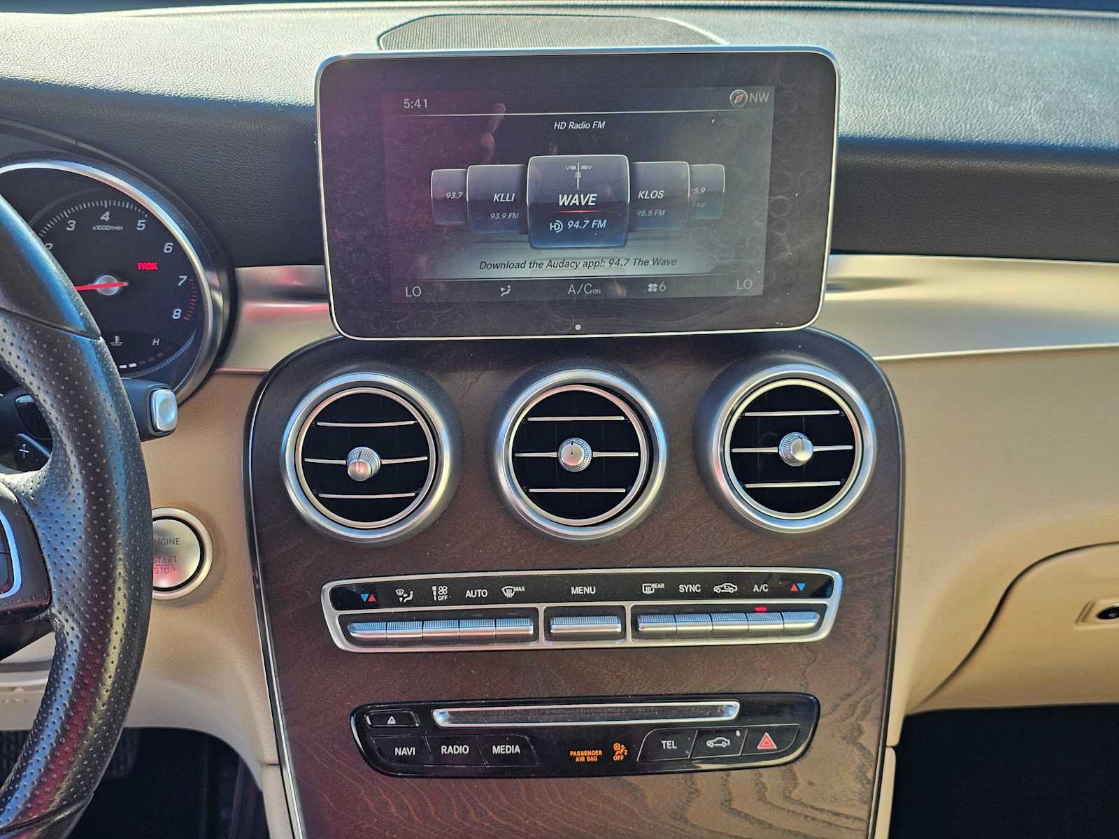 Used 2018 Mercedes-Benz GLC 300 4MATIC image 26