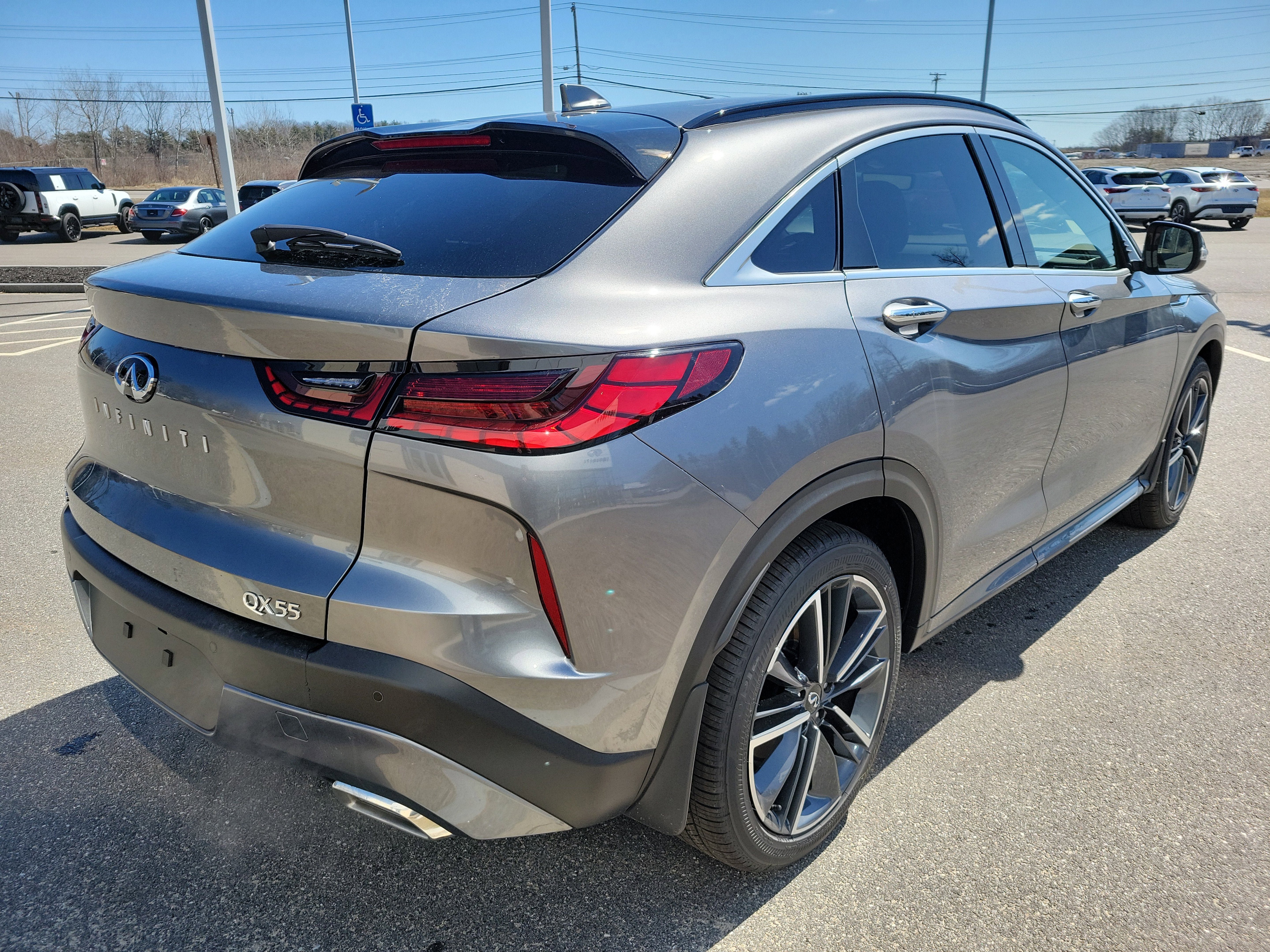 New 2025 INFINITI QX55 Essential image 7
