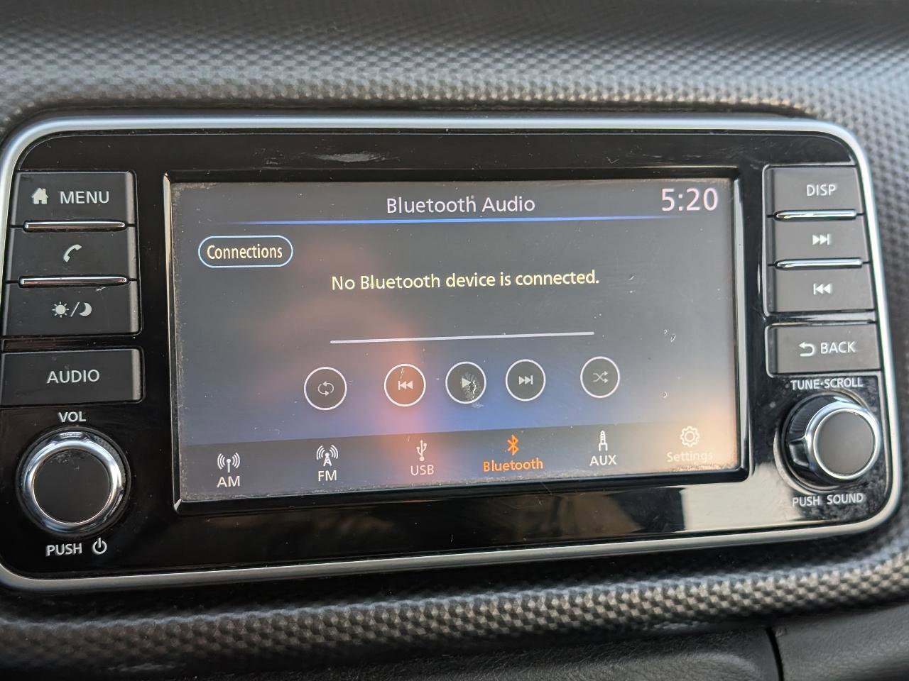 Used 2018 Nissan Kicks S image 16