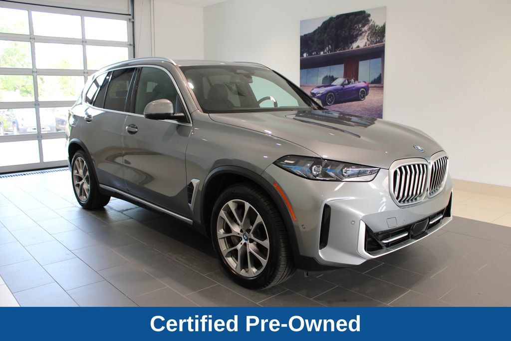 Used 2025 BMW X5 xDrive50e AWD/4WD image 2