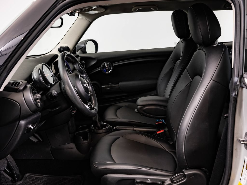 Used 2016 MINI Cooper 2-Door Hardtop FWD image 21