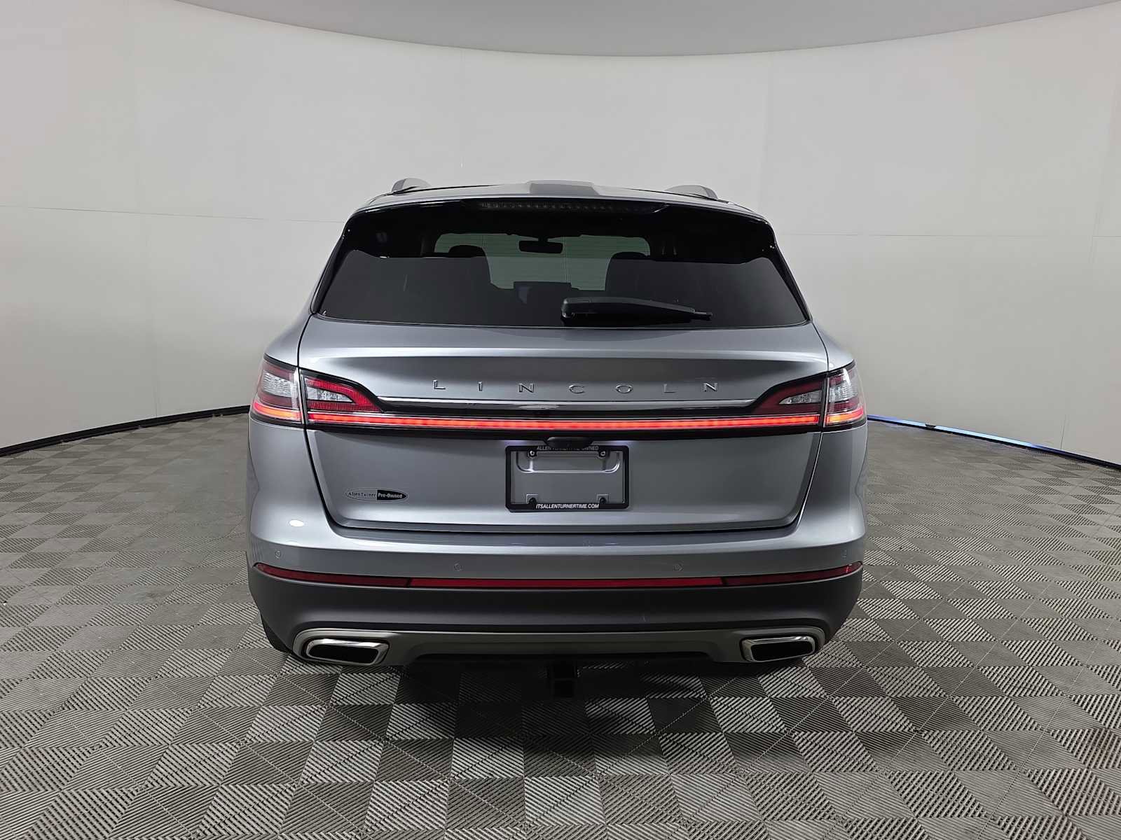 Used 2022 Lincoln Nautilus Reserve image 14