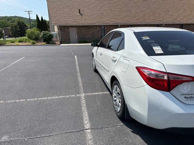 Used 2019 Toyota Corolla LE FWD image 11