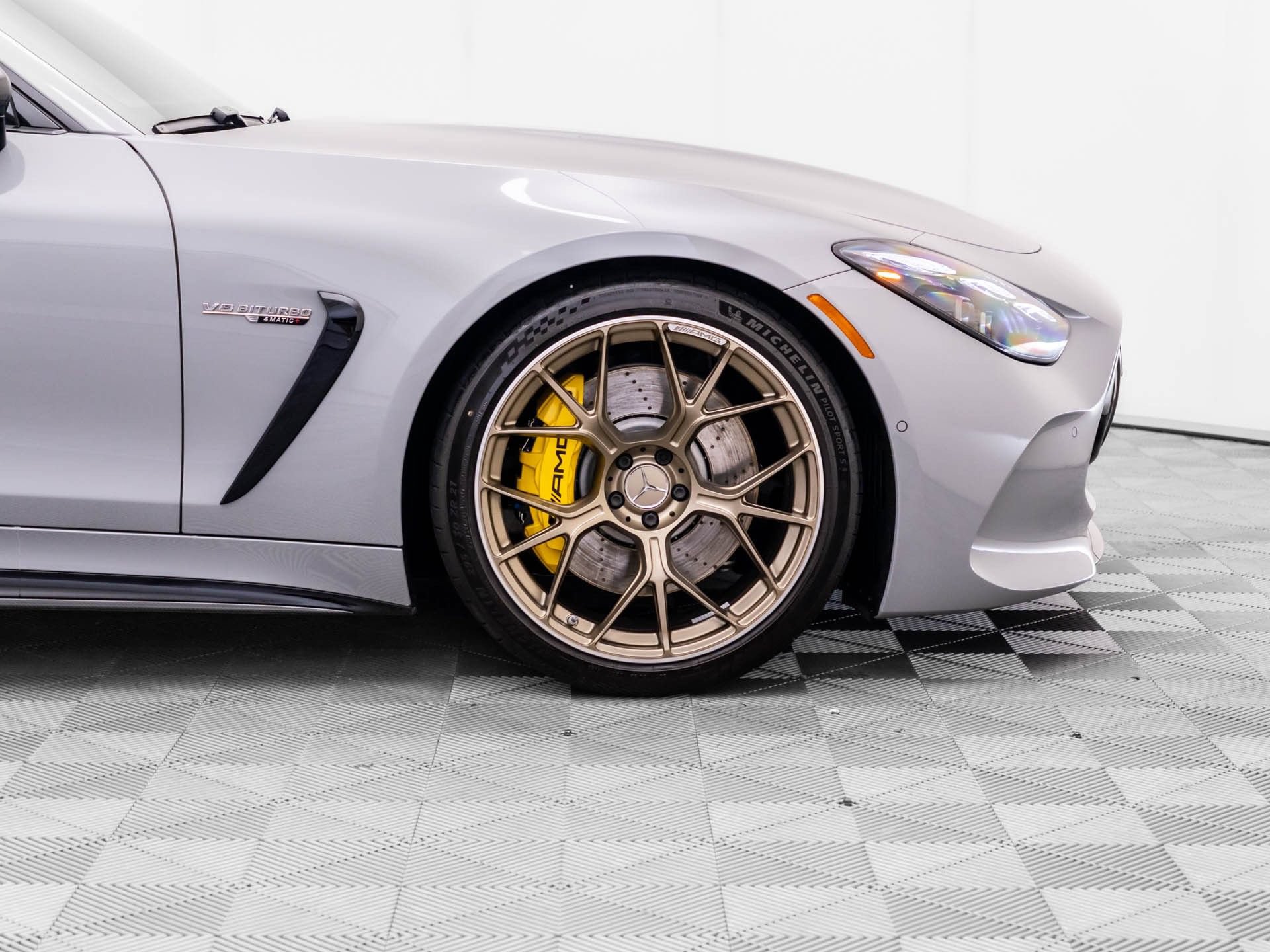 Used 2025 Mercedes-Benz AMG GT 63 image 40