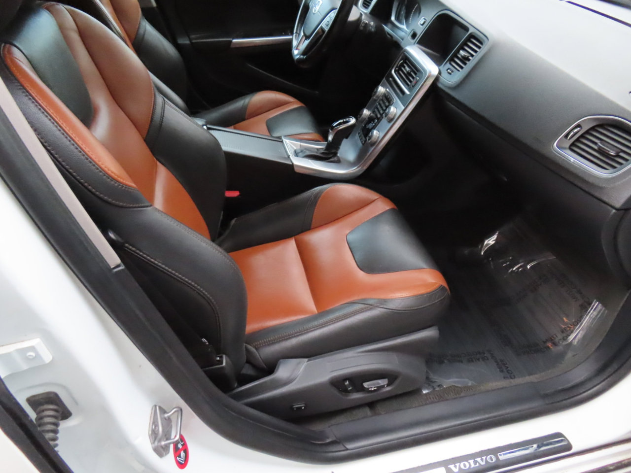 Used 2018 Volvo V60 T5 Cross Country w/ Convenience Package image 20