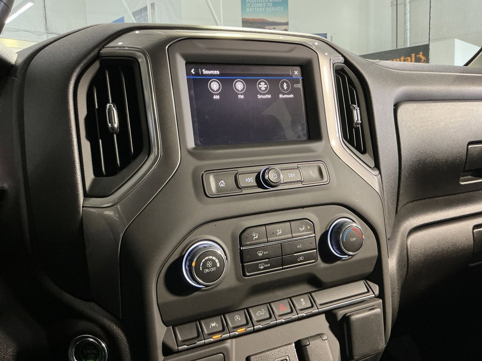 Used 2025 Chevrolet Silverado 1500 Custom image 25