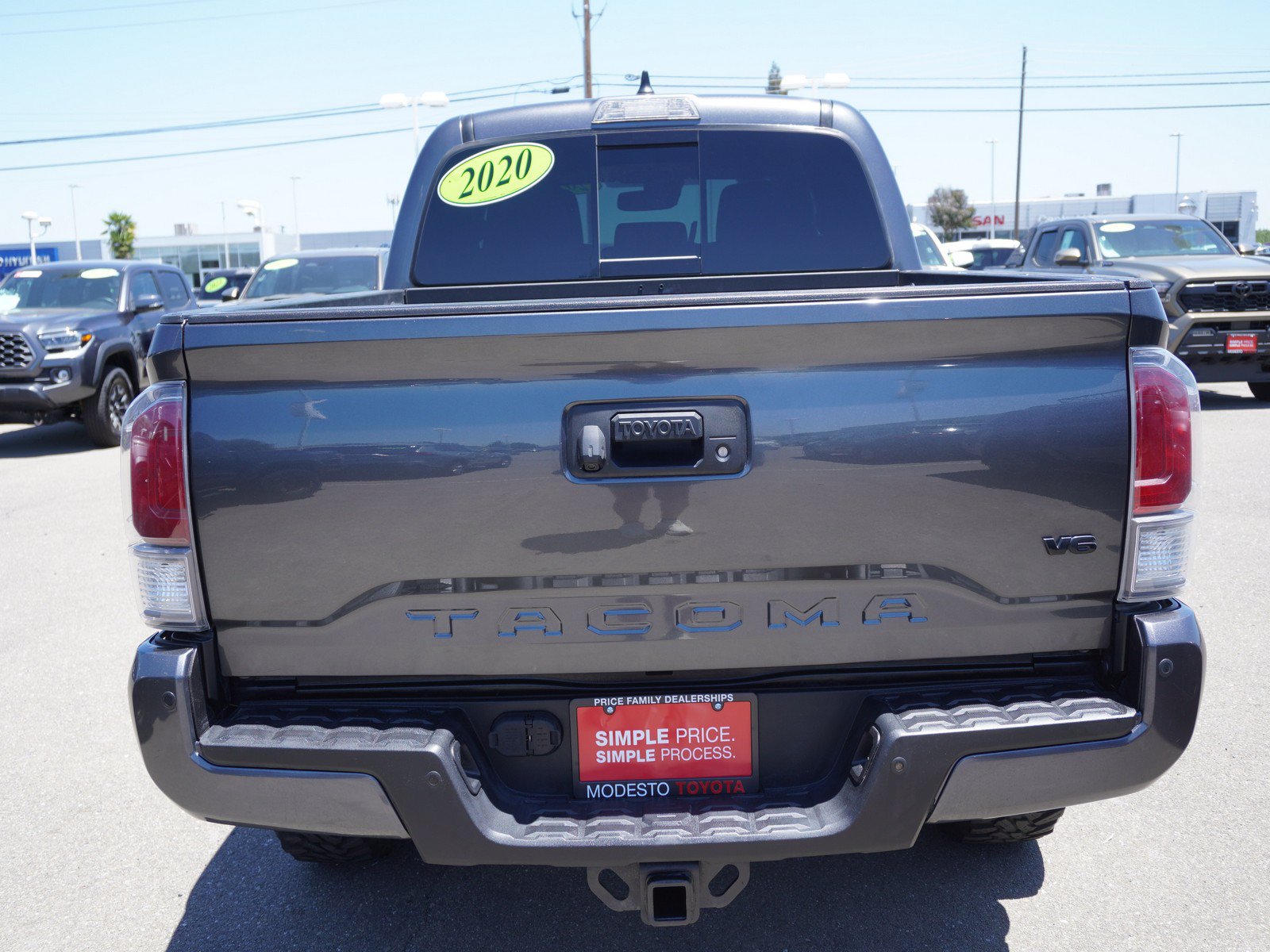 Used 2020 Toyota Tacoma TRD Sport w/ Technology Package AWD/4WD image 11