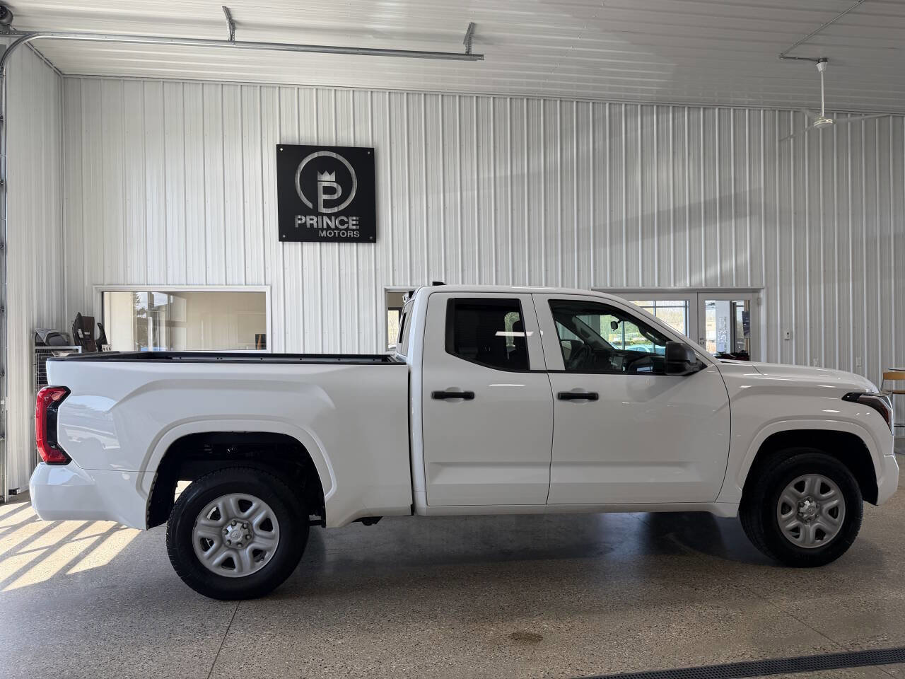 Used 2022 Toyota Tundra SR w/ SR Tow Package AWD/4WD image 5