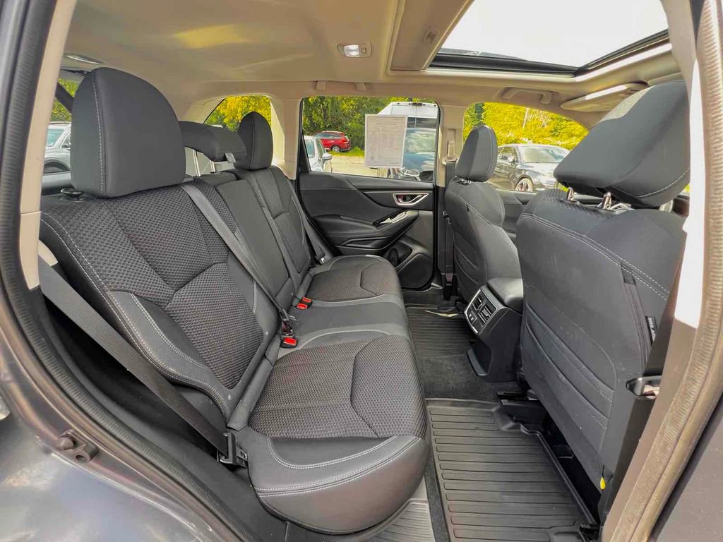 Used 2023 Subaru Forester Premium image 18