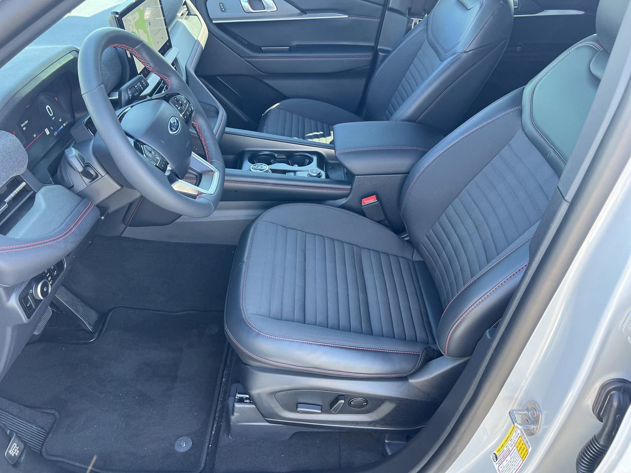 New 2026 Ford Explorer ST-Line w/ ST-Line Street Pack image 18