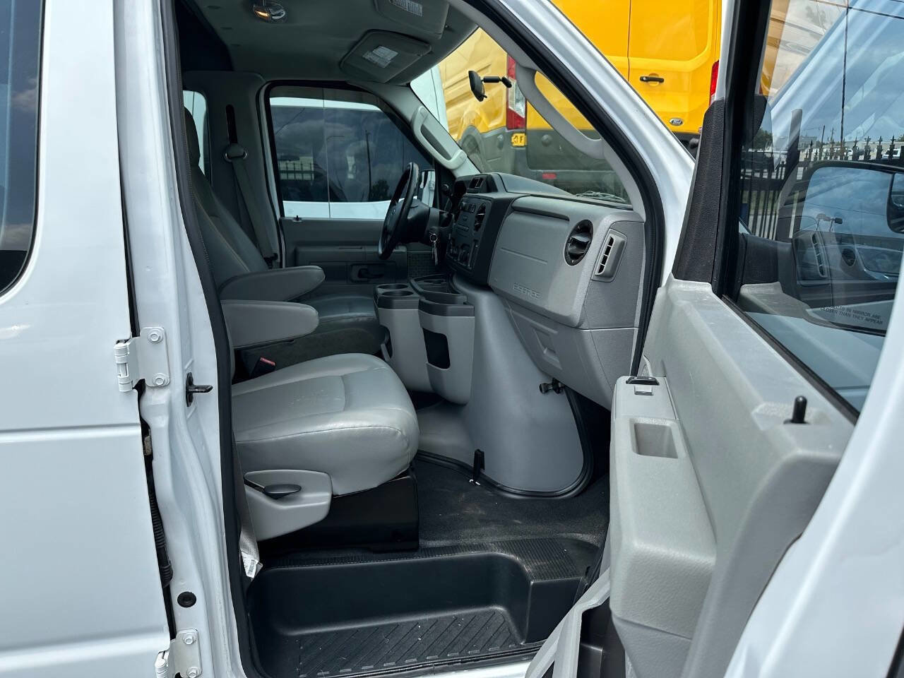 Used 2012 Ford E-150 and Econoline 150 Wagon w/ PWR Windows & Locks Group image 12