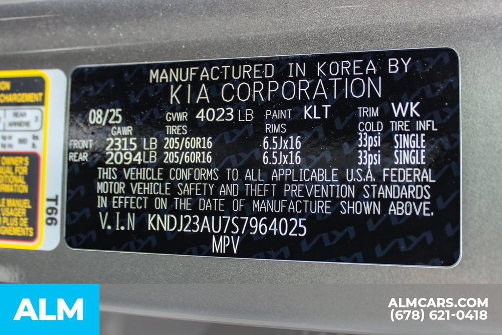 Used 2025 Kia Soul LX w/ LX Technology Package FWD image 39