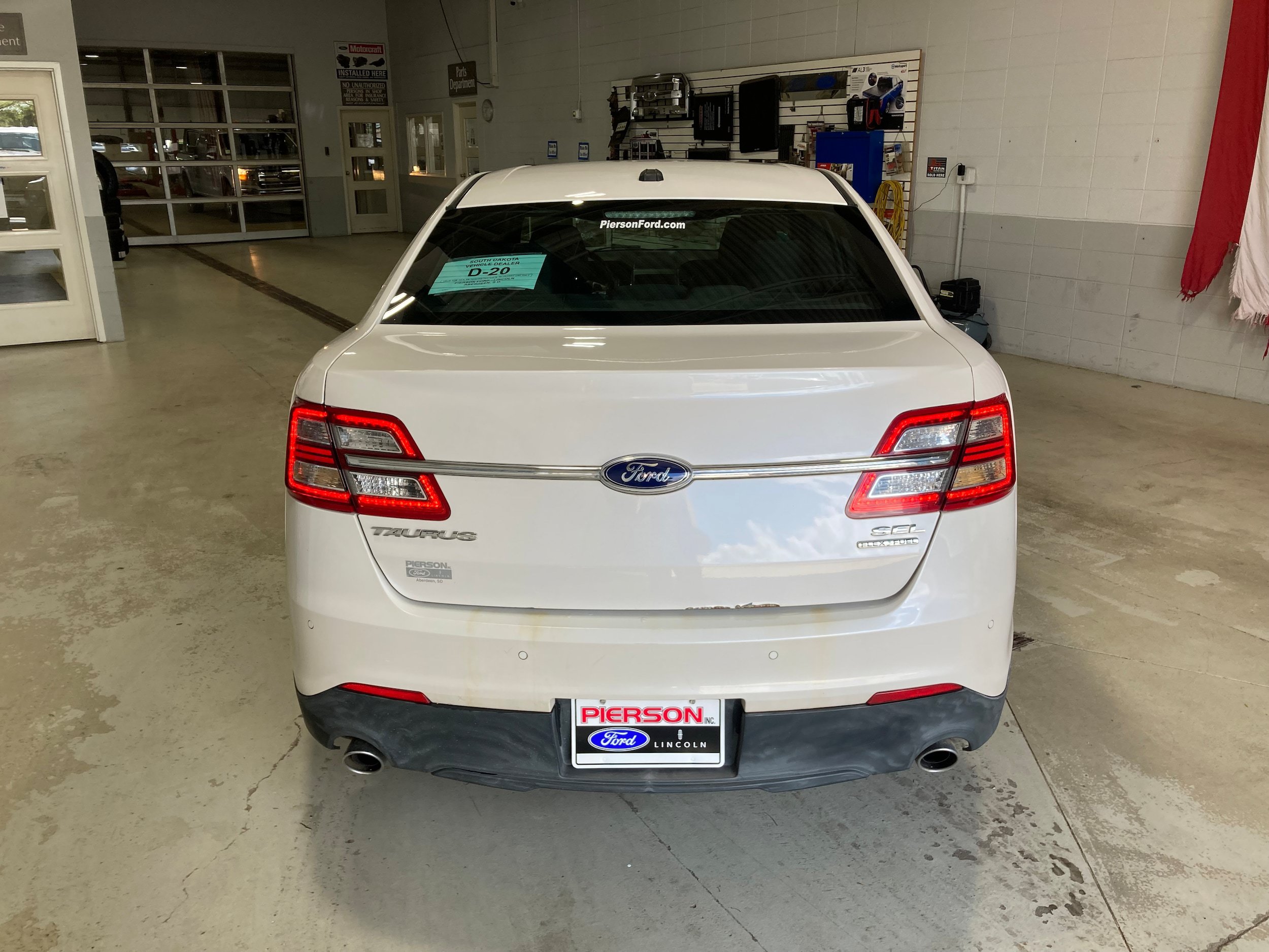 Used 2013 Ford Taurus SEL FWD image 11