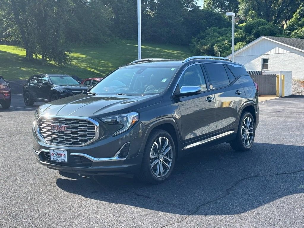 Used 2020 GMC Terrain Denali w/ Denali Premium Package FWD image 7