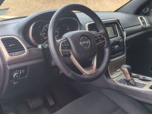 Used 2017 Jeep Grand Cherokee Laredo image 29