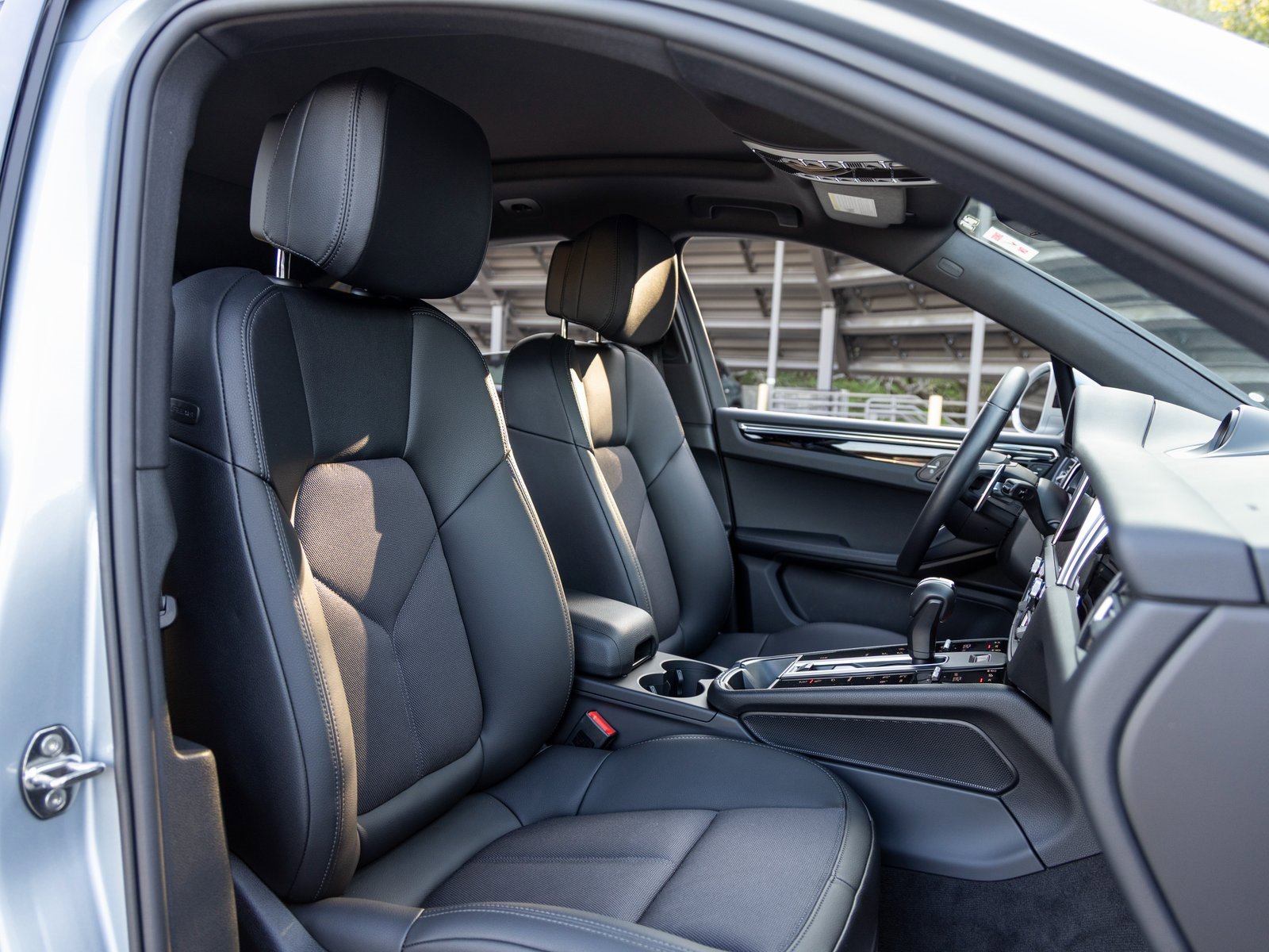 Certified 2025 Porsche Macan image 55