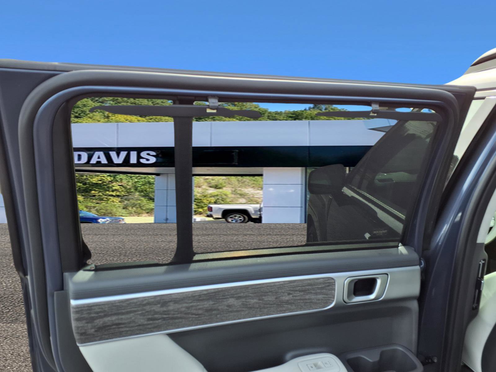 Used 2025 Hyundai Santa Fe Calligraphy image 23