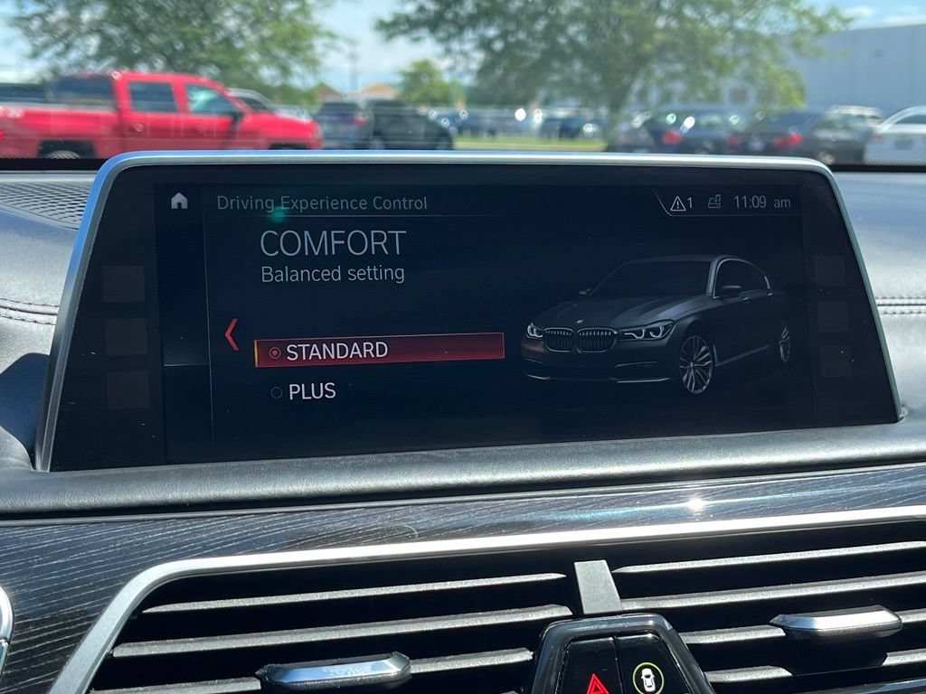 Used 2018 BMW 750i xDrive AWD/4WD image 42