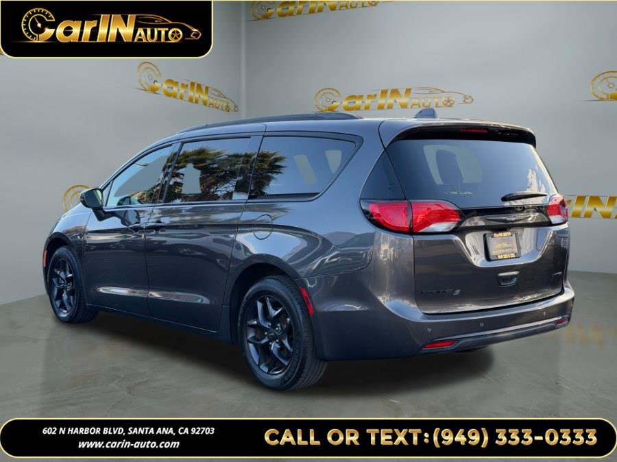 Used 2019 Chrysler Pacifica Limited w/ S Appearance Package image 7