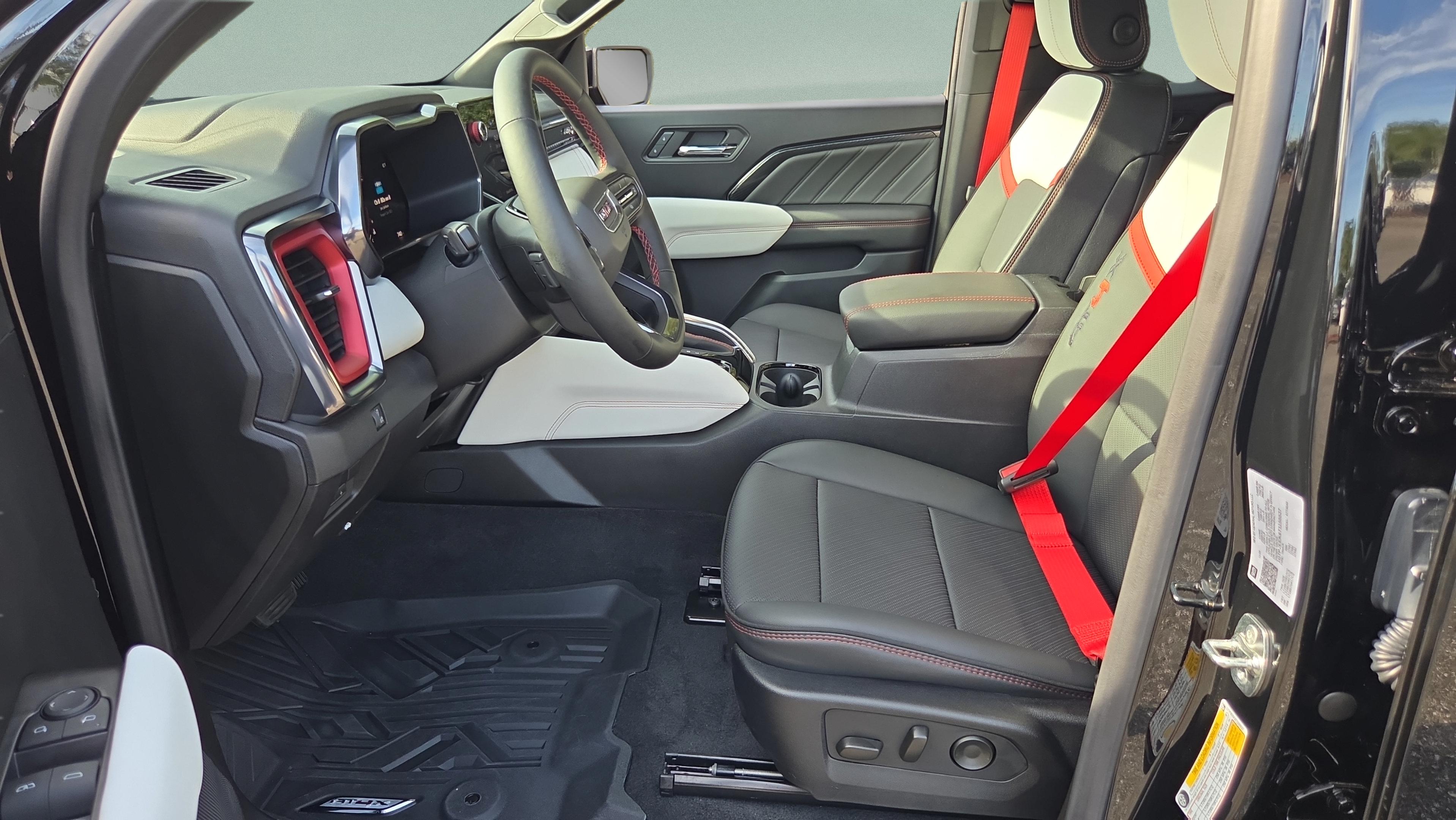 Used 2026 GMC Canyon AT4X AWD/4WD image 9