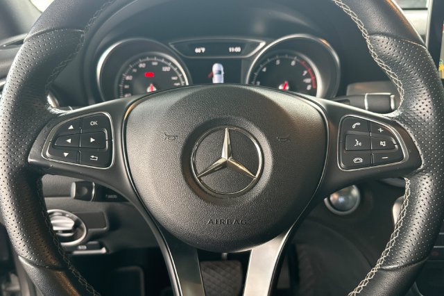 Used 2017 Mercedes-Benz CLA 250 4MATIC image 27
