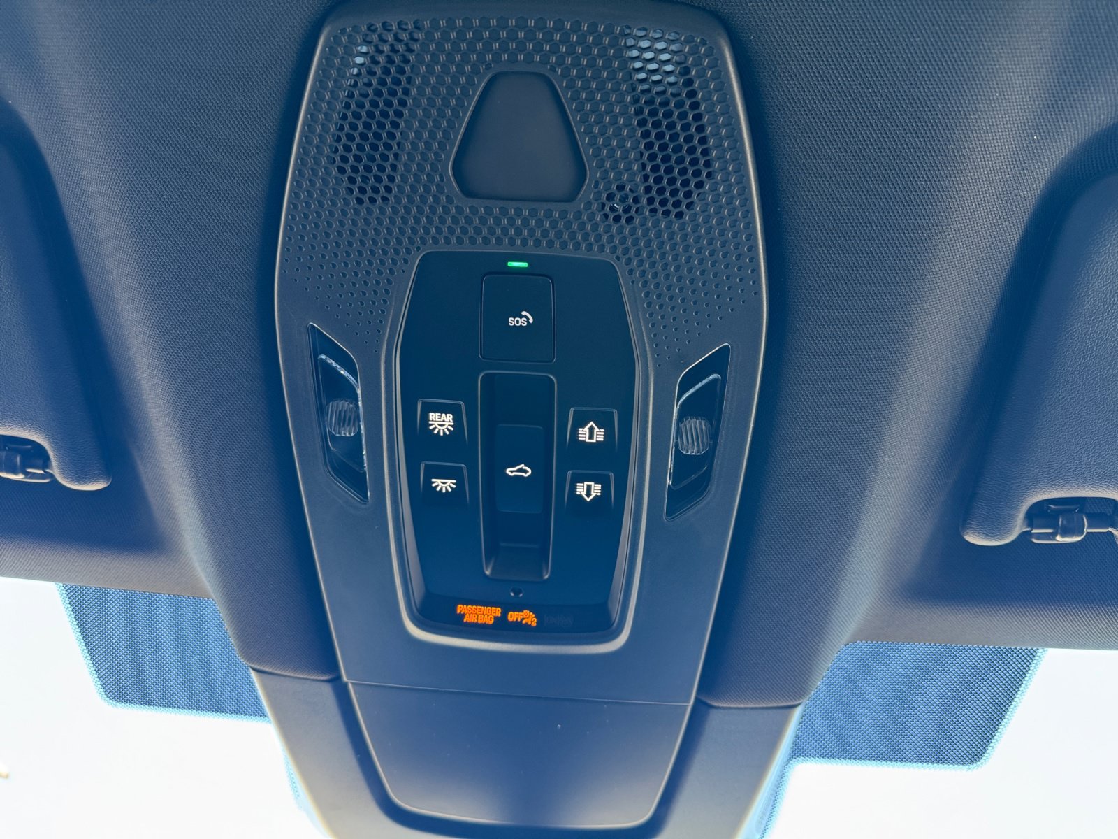 Used 2025 Porsche Macan Electric RWD image 30