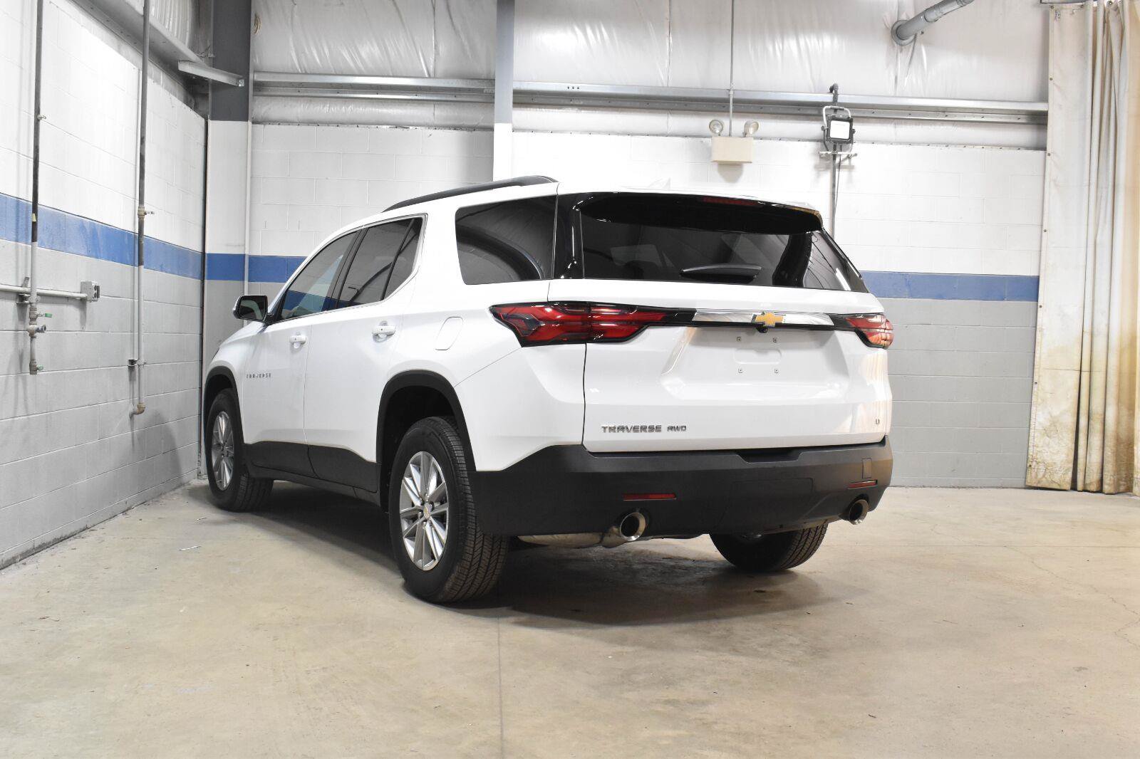 Used 2023 Chevrolet Traverse LT w/ LPO, Floor Liner Package AWD/4WD image 26