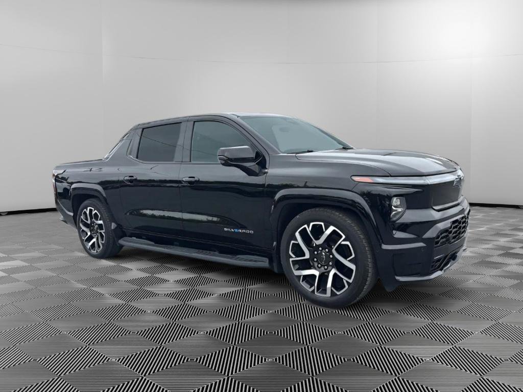 Used 2024 Chevrolet Silverado EV RST image 2