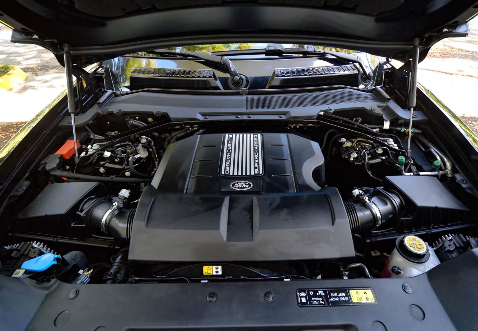 Used 2025 Land Rover Defender 130 V8 image 72